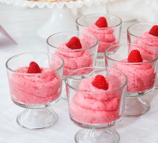 Delicious No-Cook Raspberry Mousse Recipe