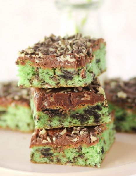 Mint Cookies and Cream Bars Mint Cookies and Cream Bars