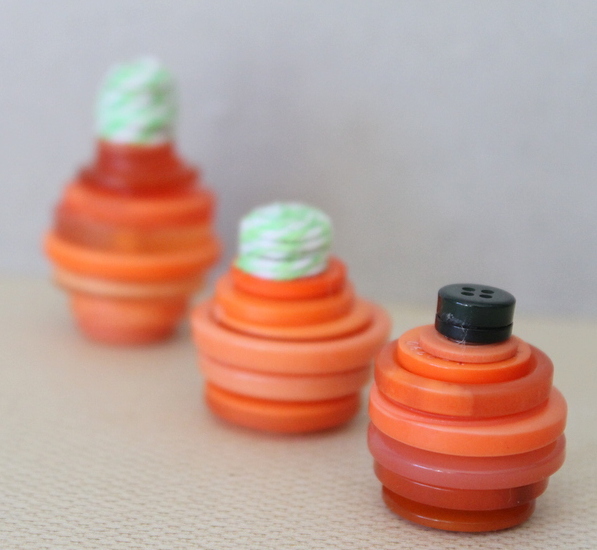 Quick and Cute Button Pumpkins Quick and Cute Button Pumpkins