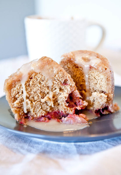 Microwave Strawberry Vanilla Mug Cake with Vanilla Buttercream Glaze Microwave Strawberry Vanilla Mug Cake with Vanilla Buttercream Glaze