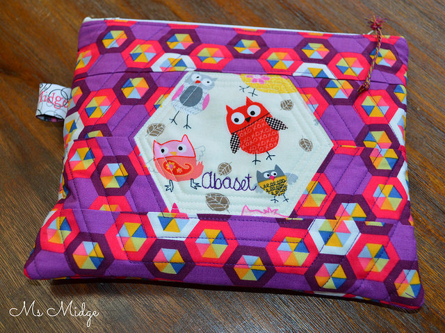 How to make a personalised zippered pouch