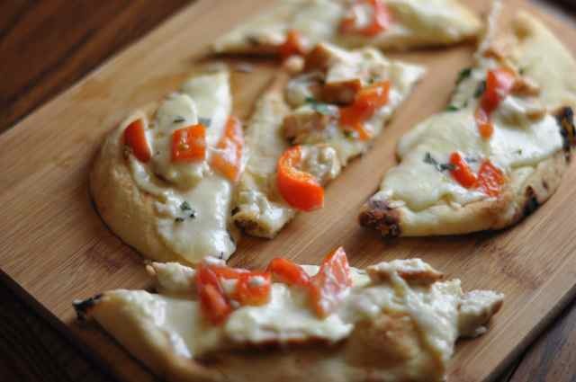 Copycat Olive Garden Grilled Chicken Flatbread Copycat Olive Garden Grilled Chicken Flatbread