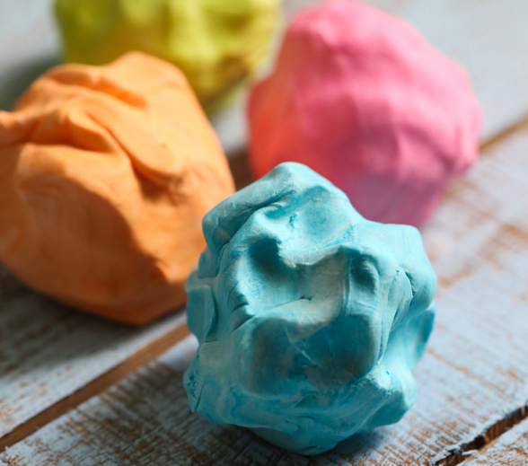 DIY 2-Ingredient Playdough DIY 2-Ingredient Playdough