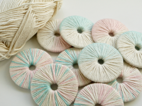 DIY Yarn Wrapped Pattern Weights DIY Yarn Wrapped Pattern Weights