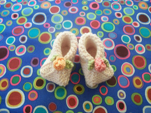 Flower On Top Baby Booties Knitting Pattern