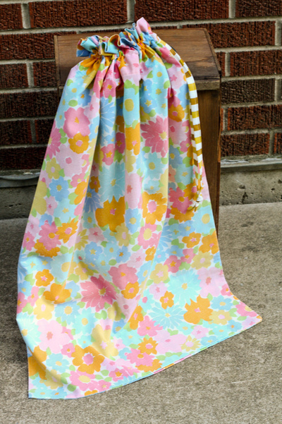 Vintage Pillowcase Laundry Bag Tutorial