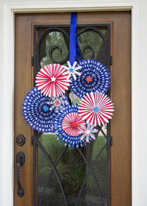 Fireworks DIY Wreath Idea Fireworks DIY Wreath Idea