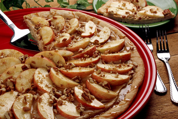 Caramel Apple Pizza