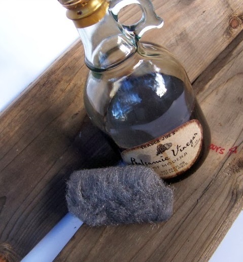 Balsamic Vinegar DIY Wood Stain Balsamic Vinegar DIY Wood Stain
