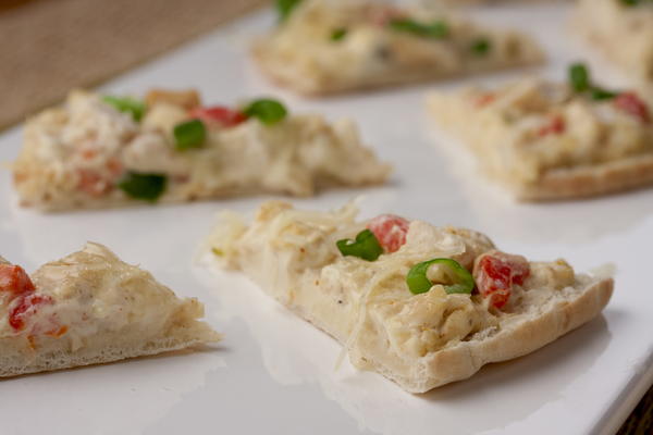 Cheesy Chicken Pita Wedges Cheesy Chicken Pita Wedges