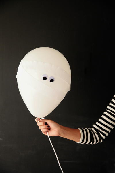 Must-Make Mummy Balloons