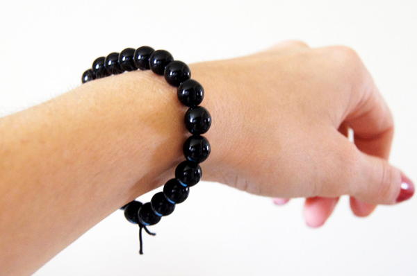 Mysteriously Dark DIY Bracelet Mysteriously Dark DIY Bracelet