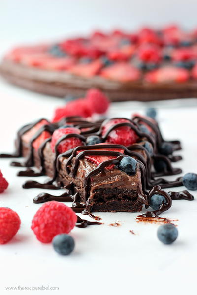 Nutella Brownie Fruit Pizza