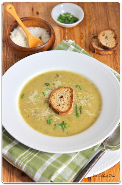 Zucchini Soup with Garlic Toasts