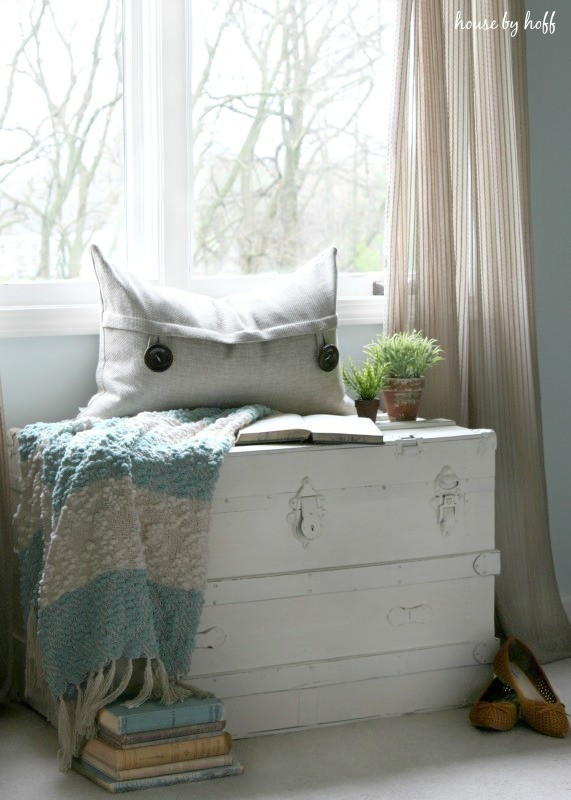 Diy Spray Paint Trunk Makeover Diyideacenter Com