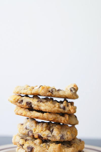 Momofuku Copycat Cornflake Chocolate Chip Marshmallow Cookies