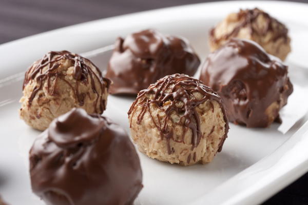 Peanut Butter Pretzel Bites