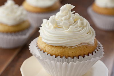 Classic Vanilla Cupcakes