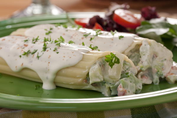 Creamy Chicken Manicotti