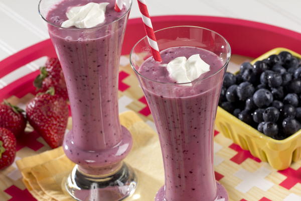 Berry Smooth Banana Sipper