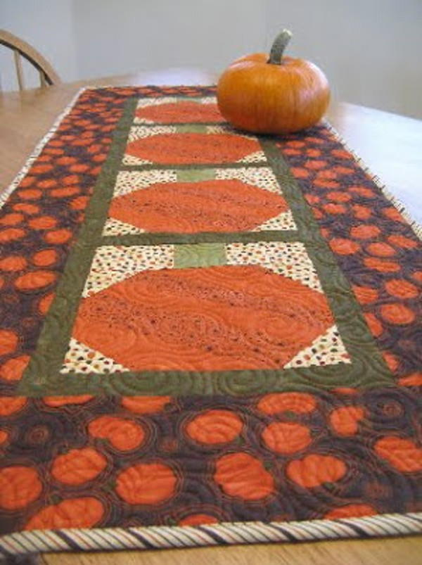 Pumpkin Table Runner | FaveQuilts.com