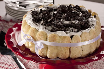Elegant Cookie-Cream Torte