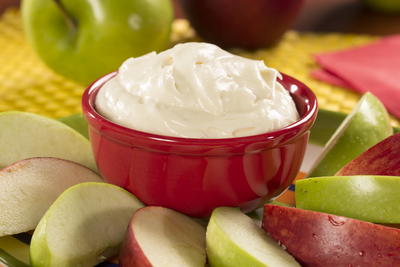 Fluffy Cream Cheese Fruit Dip