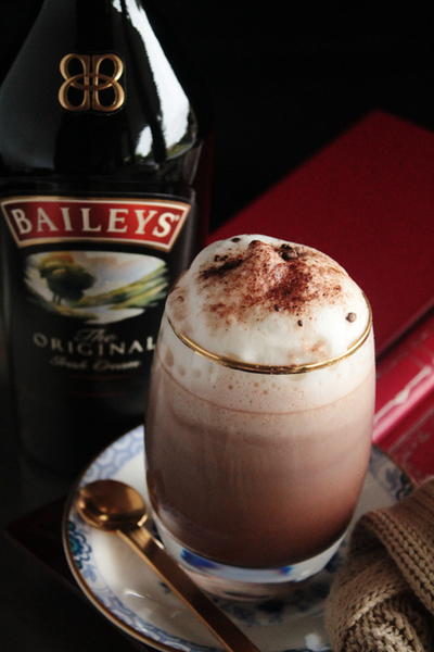 Hot Chocolate Baileys Irish Cream Drinks