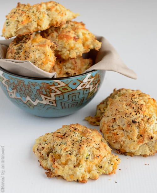Cheesy Zucchini Tomato Drop Buscuits cheesy zucchini tomato drop biscuits