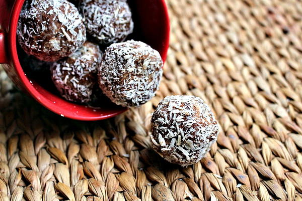 Coconut Fudge Truffles Coconut Fudge Truffles