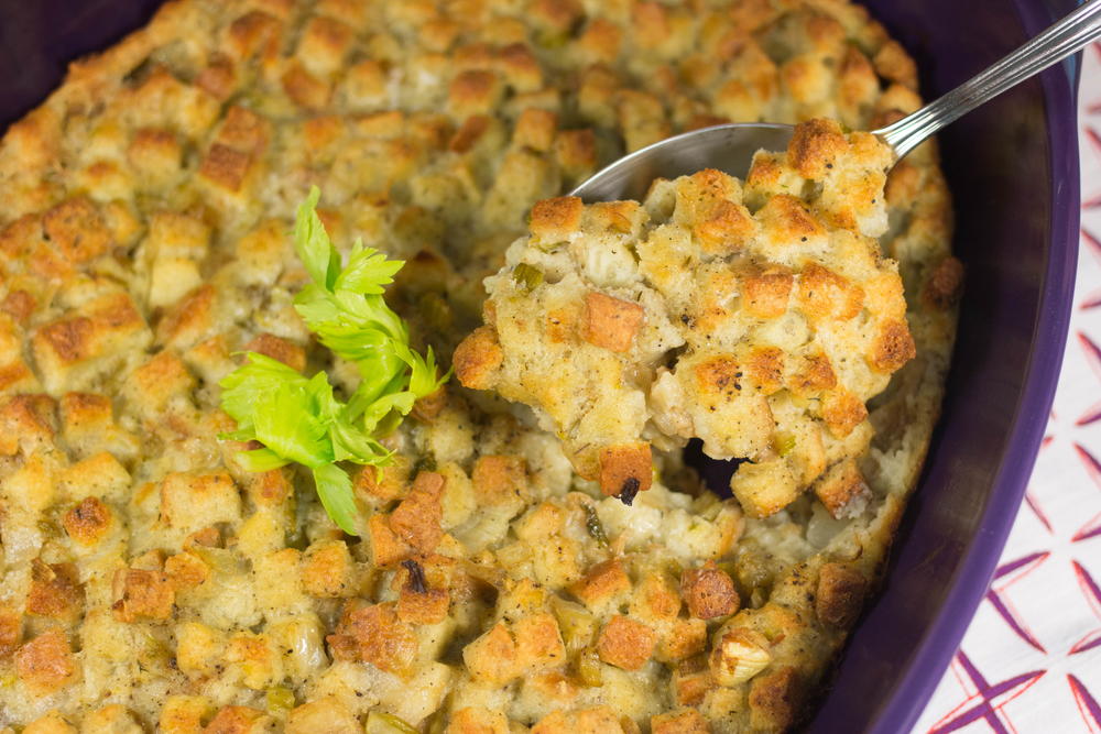 Mom's Old Fashioned Stuffing | FaveSouthernRecipes.com