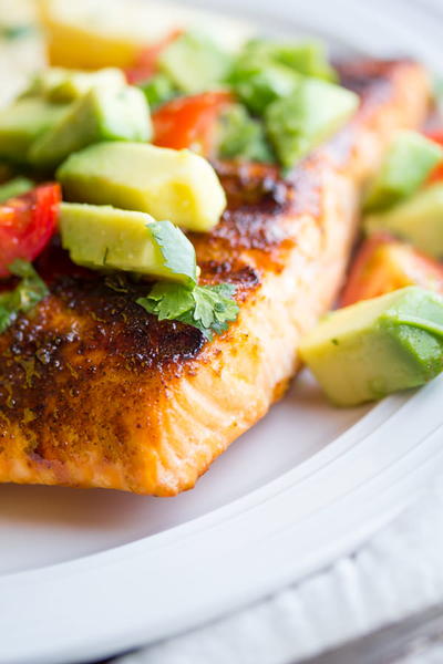 Chili-Rubbed Salmon with Avocado Salsa Chili-Rubbed Salmon with Avocado Salsa