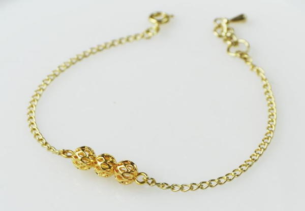 Delicate 5-Minute DIY Bracelet