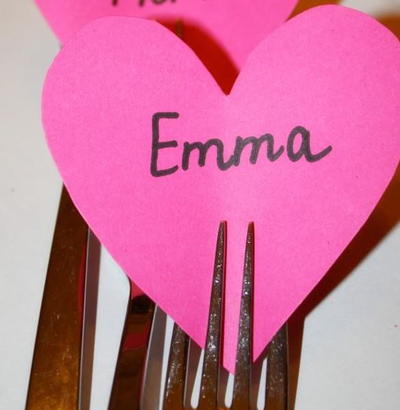 Easy Valentine's Day Table Name Cards