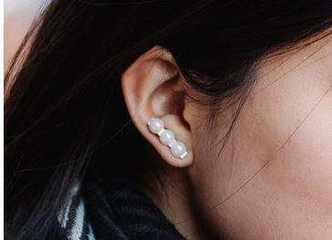 Classic Edge Pearl Bar Earrings Classic Edge Pearl Bar Earrings