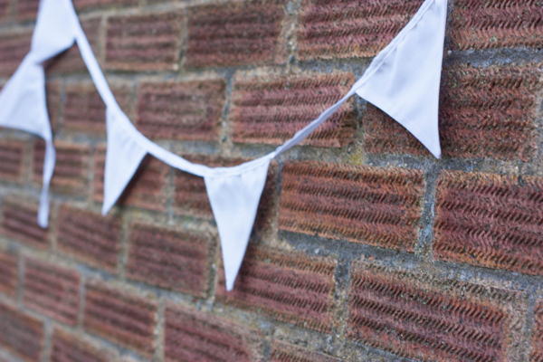 Sweet and Easy Wedding Bunting Sweet and Easy Wedding Bunting