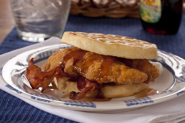 Bacon n Fried Chicken Wafflewich