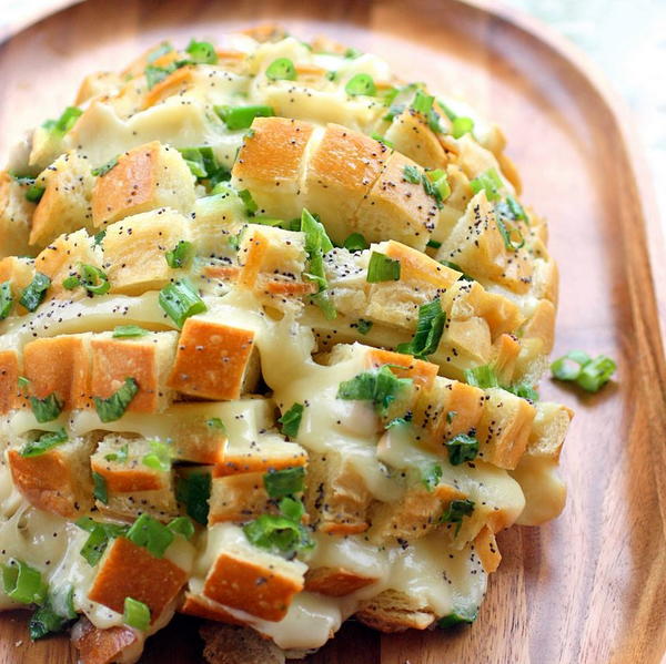 Cheesy Bloomin Onion Bread