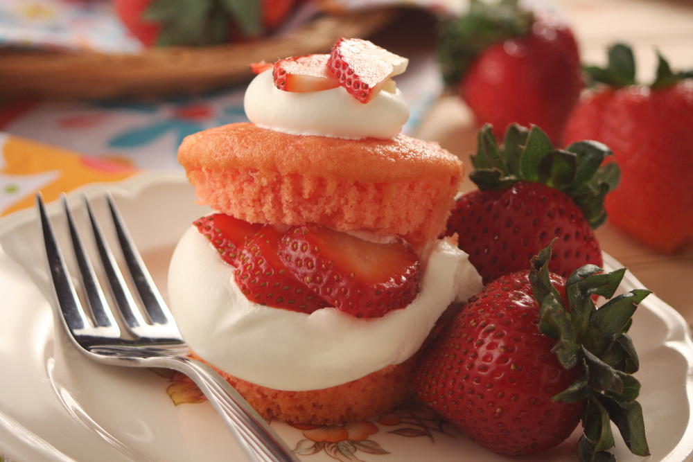 Strawberry Shortcake Cupcakes Mrfood Com