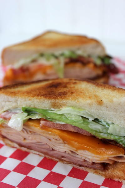 Copycat Applebees Clubhouse Grille Sandwich