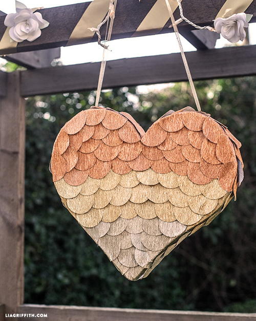 Pretty DIY Wedding Pinata Pretty DIY Wedding Pinata