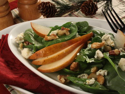 Pear-Walnut Spinach Salad