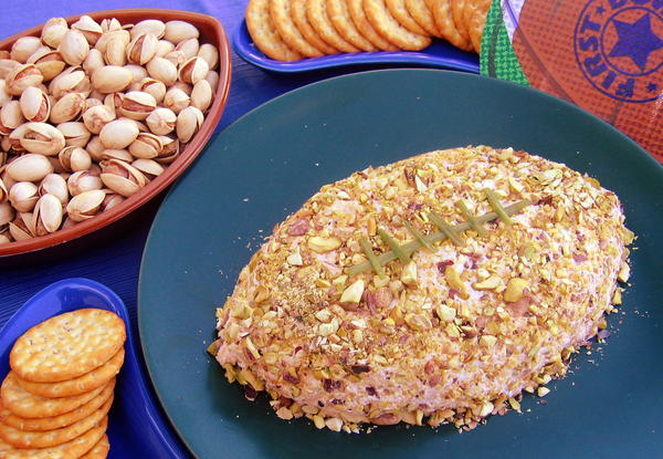 Pistachio Crusted Cheeseball