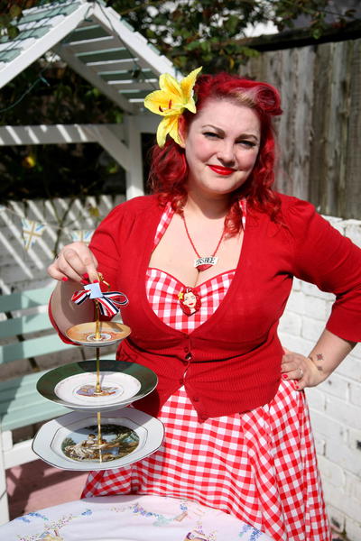 DIY Vintage Upcycled Cake Stand