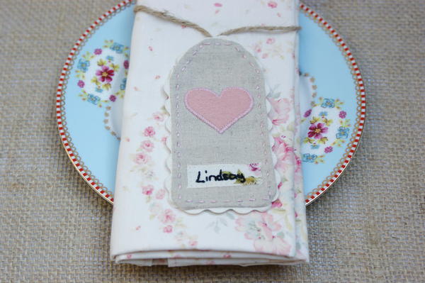 DIY Fabric Wedding Place Holder DIY Fabric Wedding Place Holder