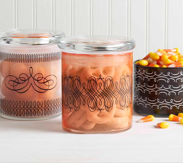 Halloween Chic DIY Dessert Jars Halloween Chic DIY Dessert Jars