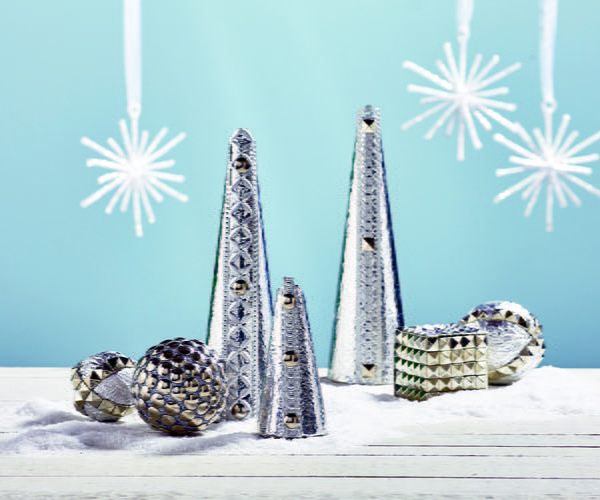 Stunning Silver Holiday Decor Stunning Silver Holiday Decor