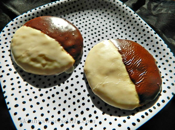 Classic New York Black And White Cookie