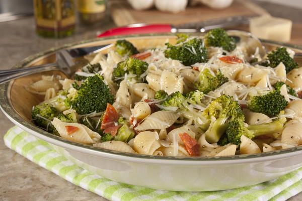 Shells with Broccoli