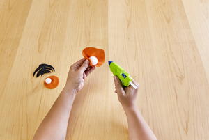 Felt-Wrapped Pumpkin Wreath Felt-Wrapped Pumpkin Wreath